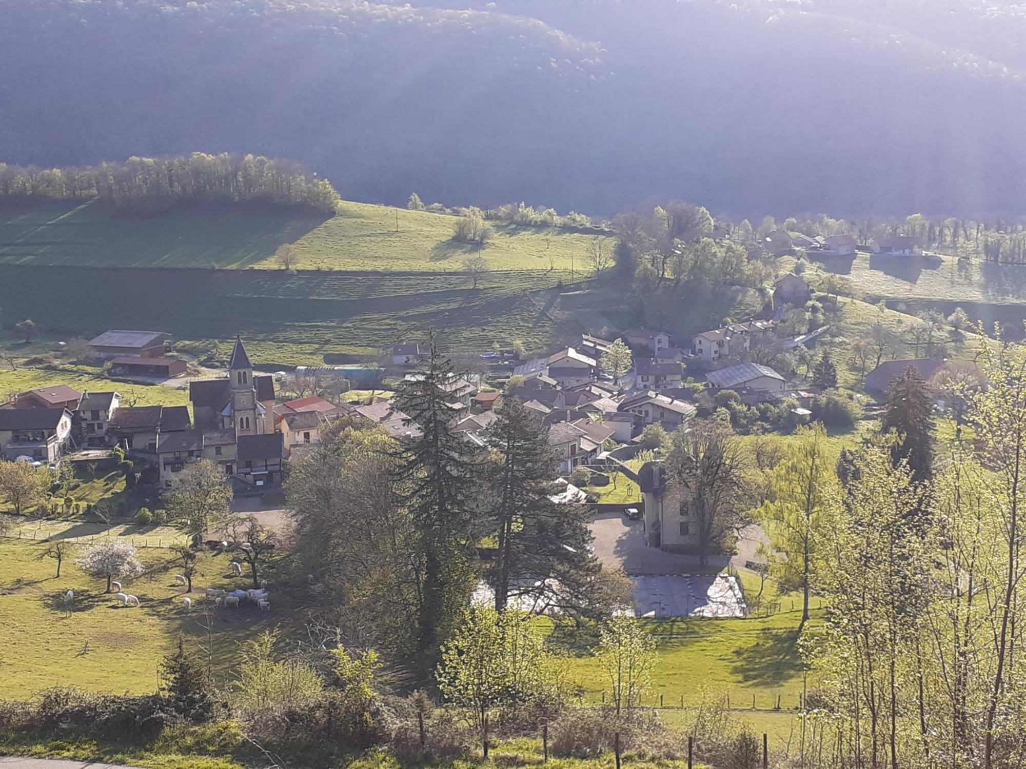 O Joli Bugey Villa Saint-Rambert-en-Bugey Bagian luar foto