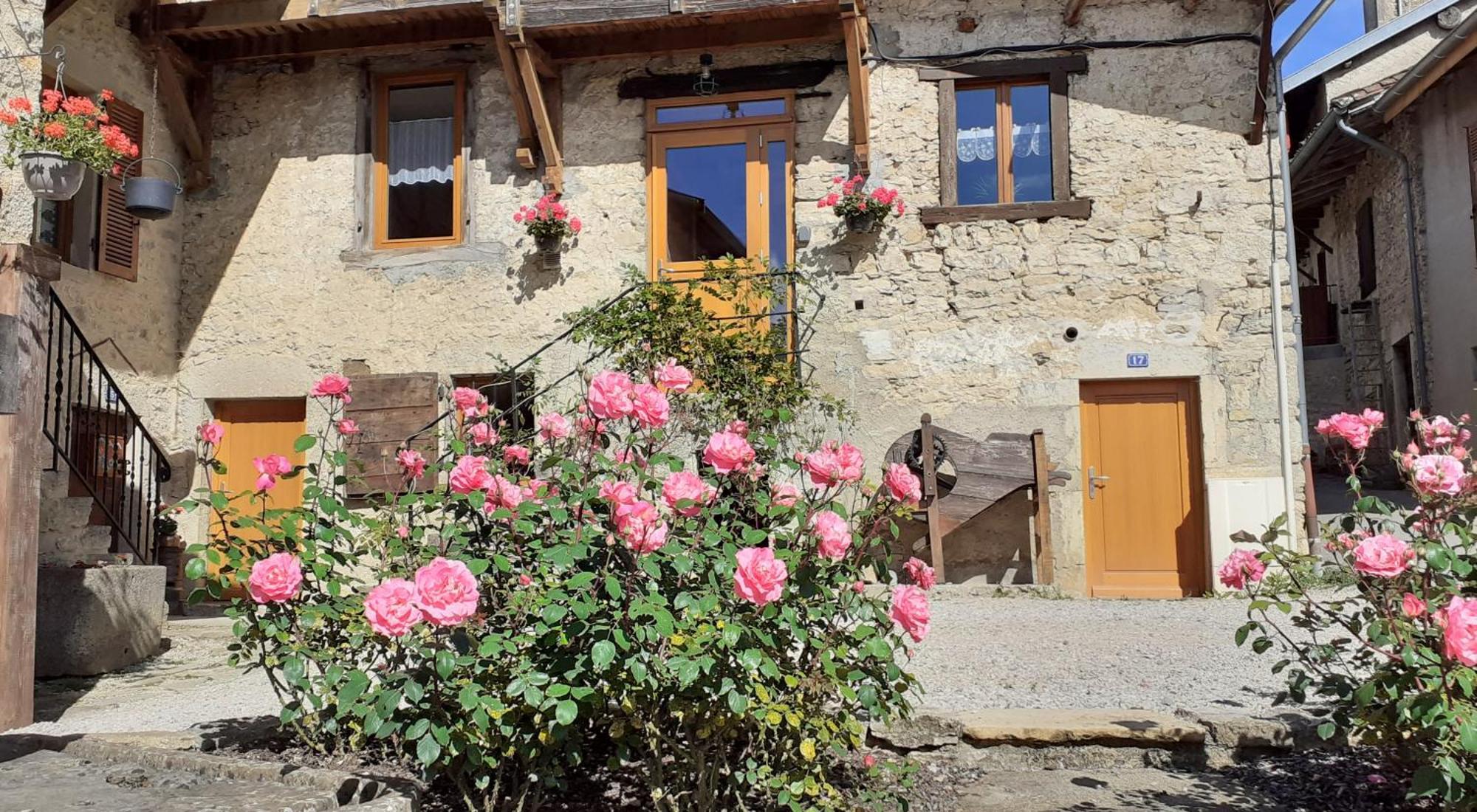 O Joli Bugey Villa Saint-Rambert-en-Bugey Bagian luar foto